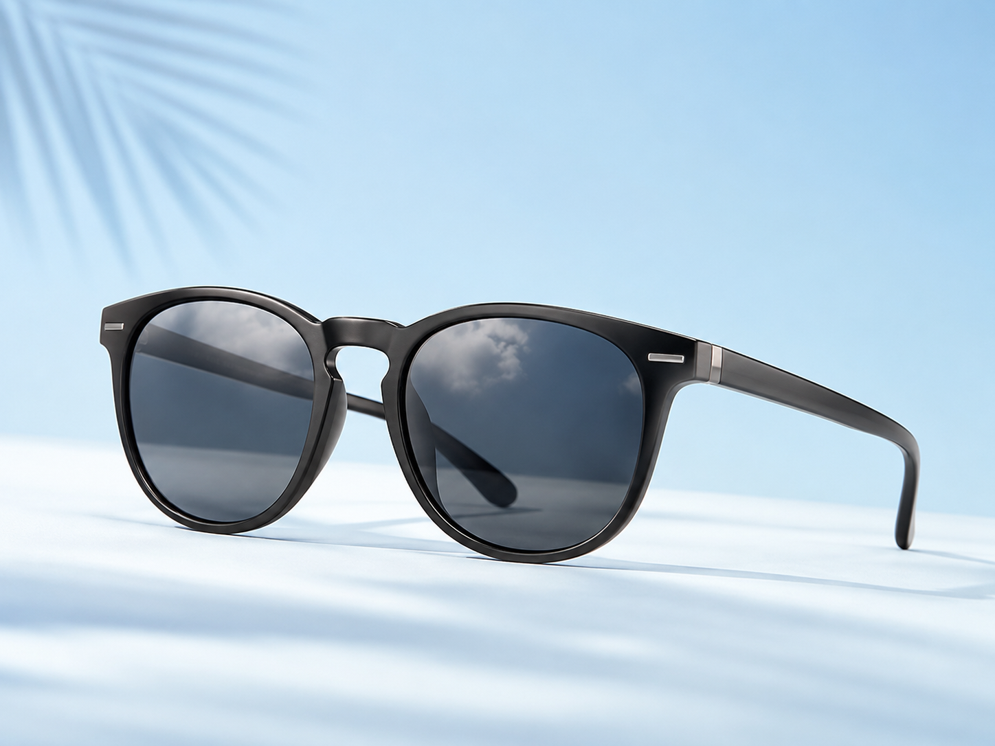 UV400 everyday sunglasses with round frames
