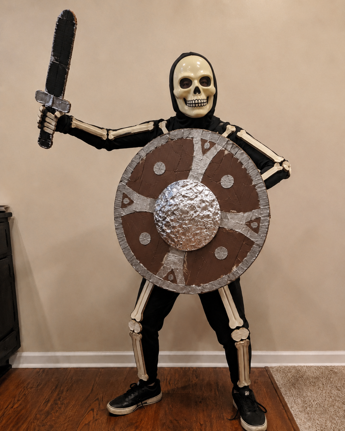 Skeleton banging DIY costume